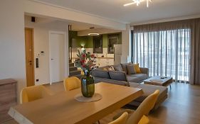 Element Suites - Yellow - Apt 2Bd - Kalambaka